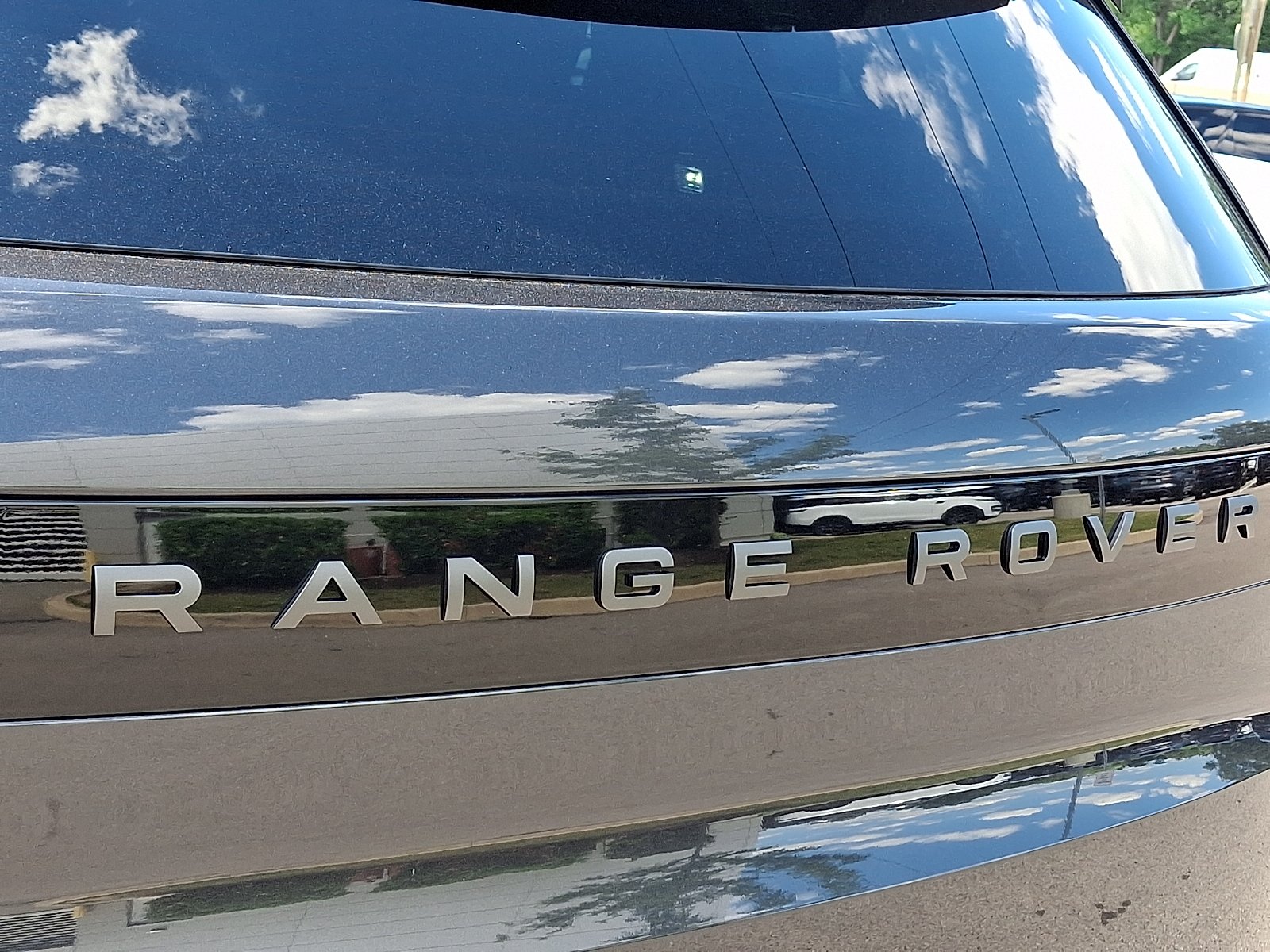 New 2026 Carpathian Grey Land Rover P400 Dynamic SE image 22
