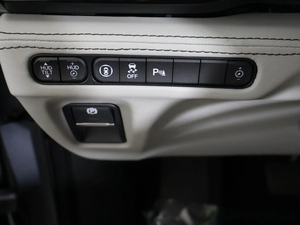 Used 2022 Silver Acura Advance image 41