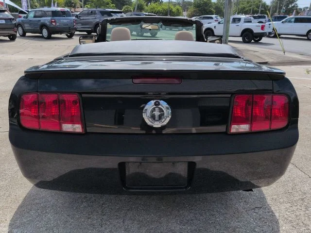 Used 2009 Black Ford V6 image 5
