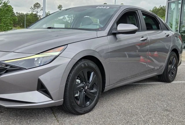 Used 2023 Silver Hyundai SEL image 22