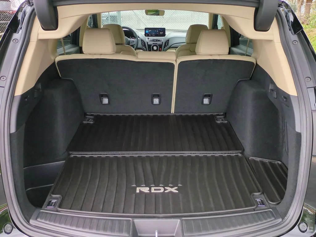 Used 2024  Acura Base image 13