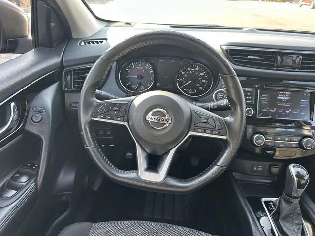 Used 2021 Magnetic Black Pearl Nissan SV image 14