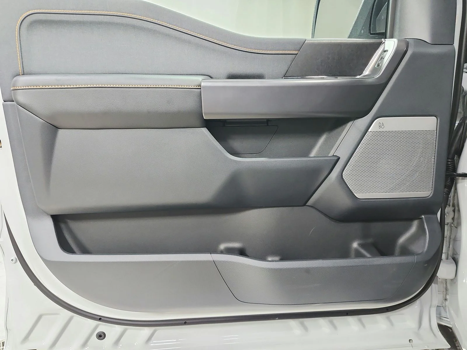 New 2026 White Ford Tremor image 39