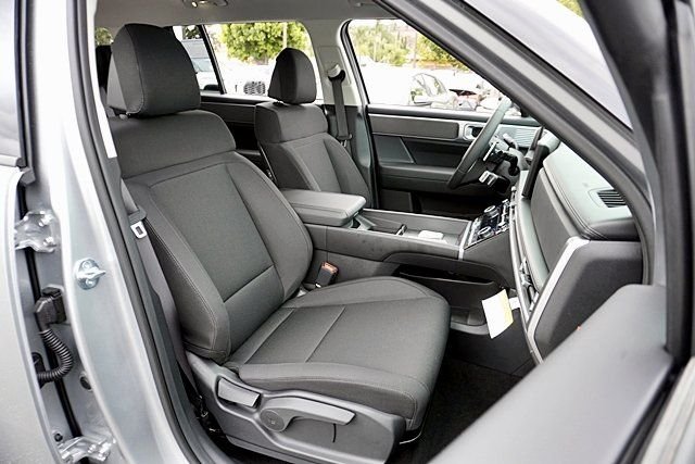 New 2026 Silver Hyundai SE image 15