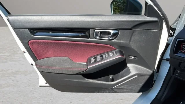 Used 2024  Honda SI image 17