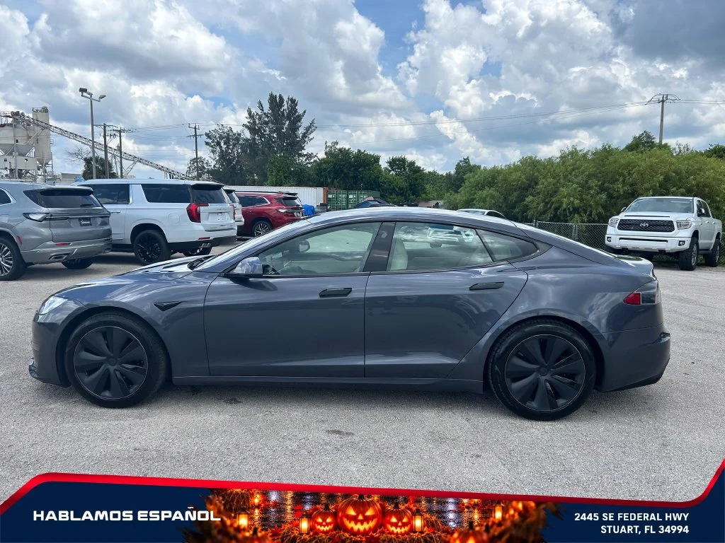 Used 2022  Tesla AWD image 4