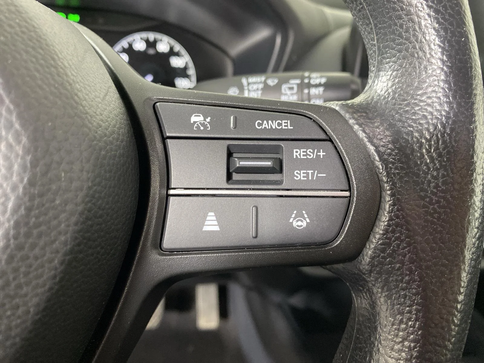Used 2023 Platinum White Pearl Honda LX image 15