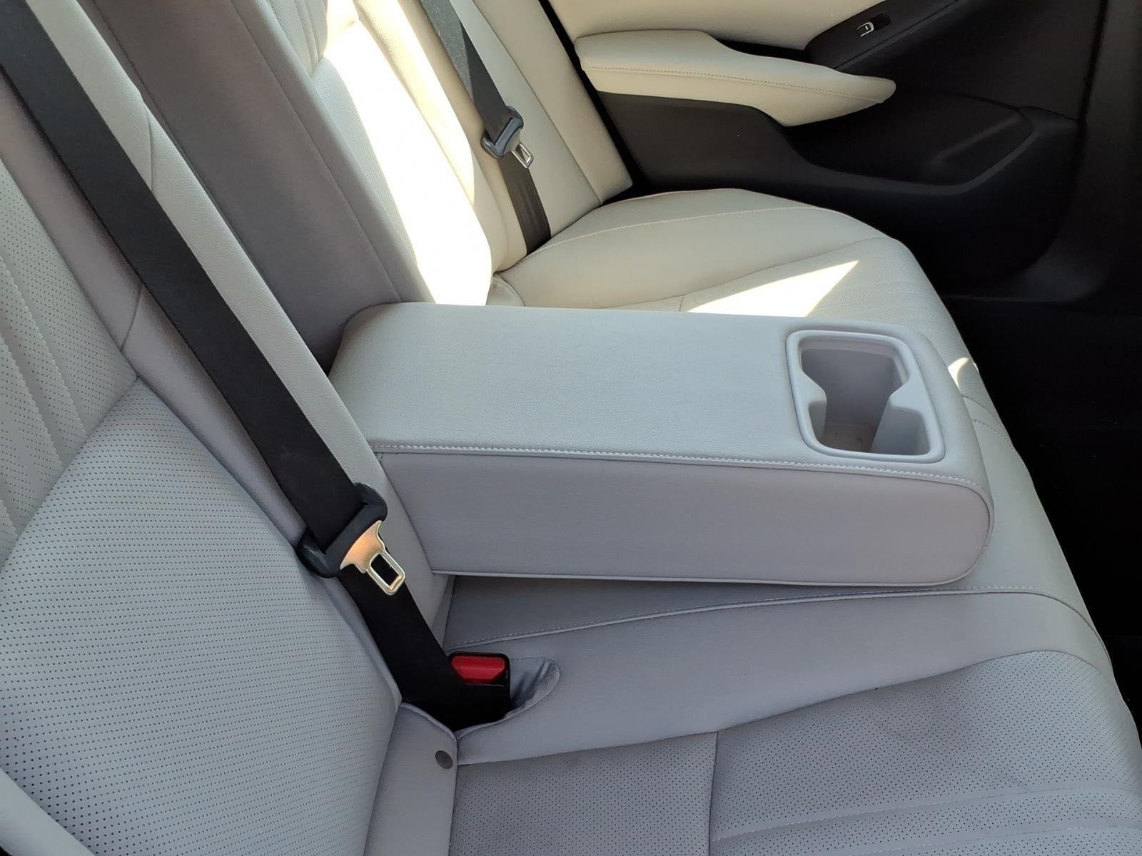 Used 2021 Platinum White Pearl Honda Touring image 26