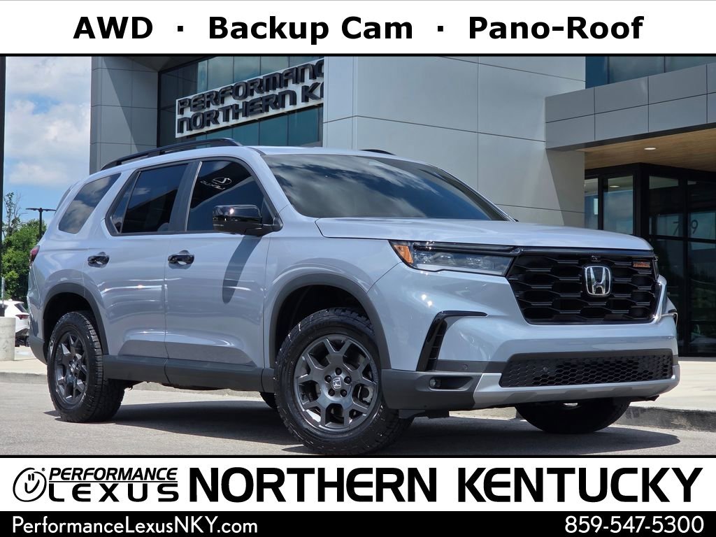 2025 Honda Pilot TrailSport AWD's photo