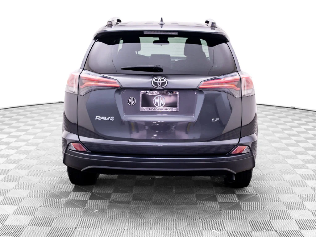 Used 2018 Gray Toyota LE image 5