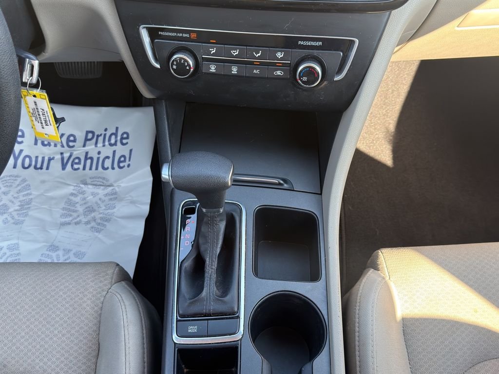 Used 2016 White Kia LX image 15