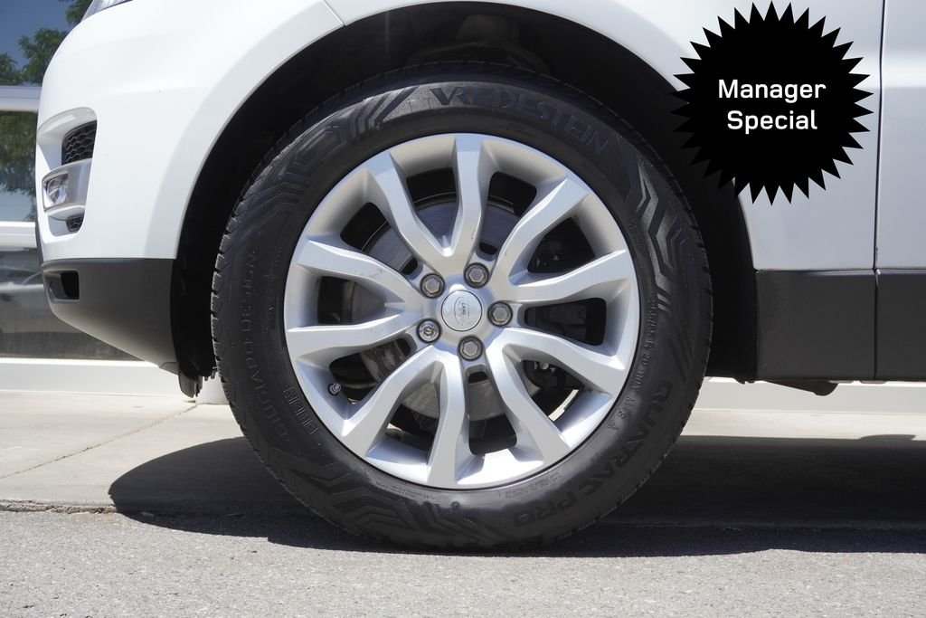 Used 2016 White Land Rover 3.0L V6 Supercharged HSE image 34