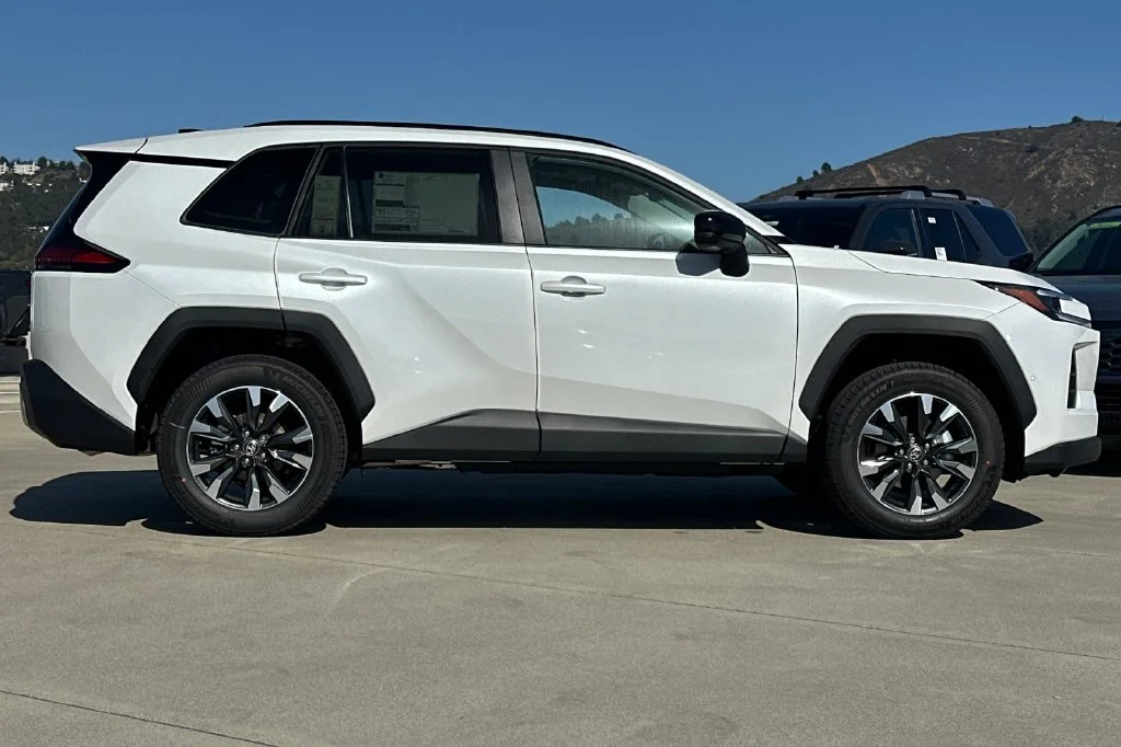 New 2026 Wind Chill Pearl <sup>1</sup> Toyota  Limited image 3