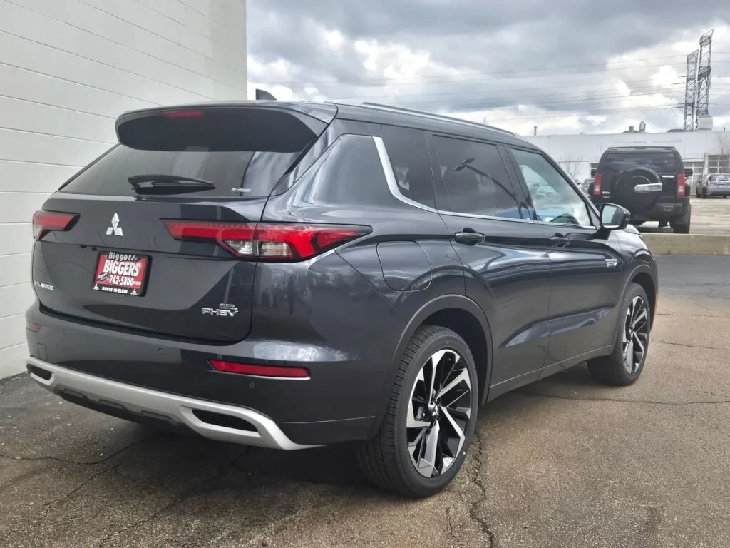 2025 Mitsubishi Outlander Plug-in Hybrid SEL - Photo 12