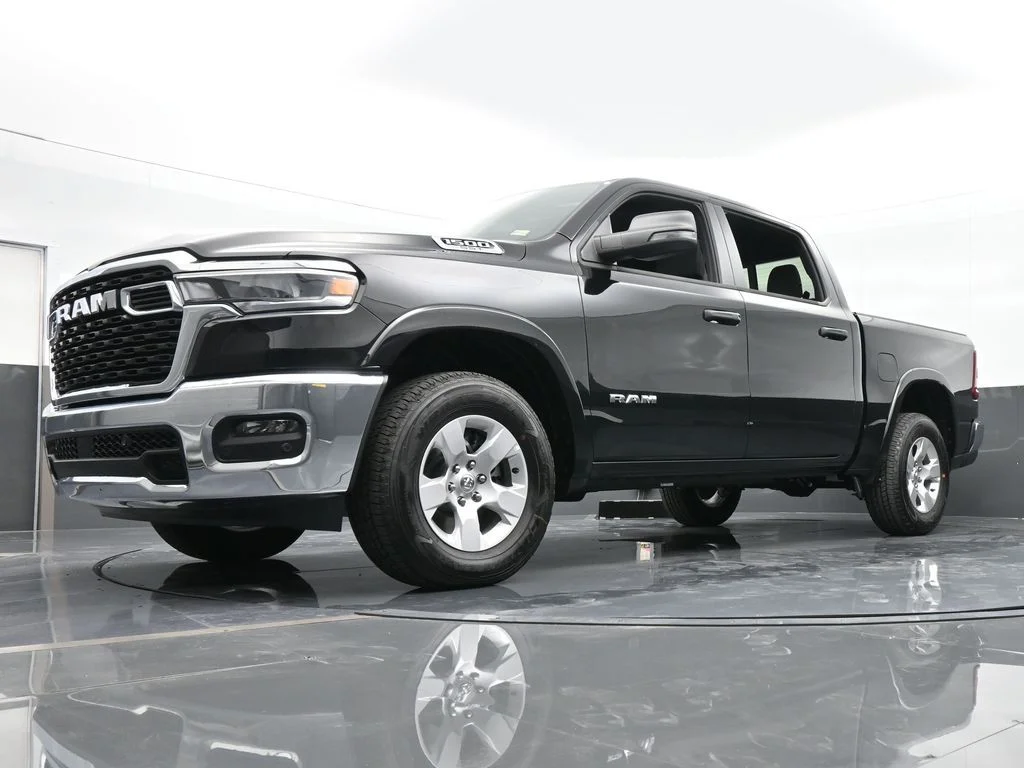 Used 2025 Diamond Black Crystal Pearlcoat Ram Big Horn/Lone Star image 45