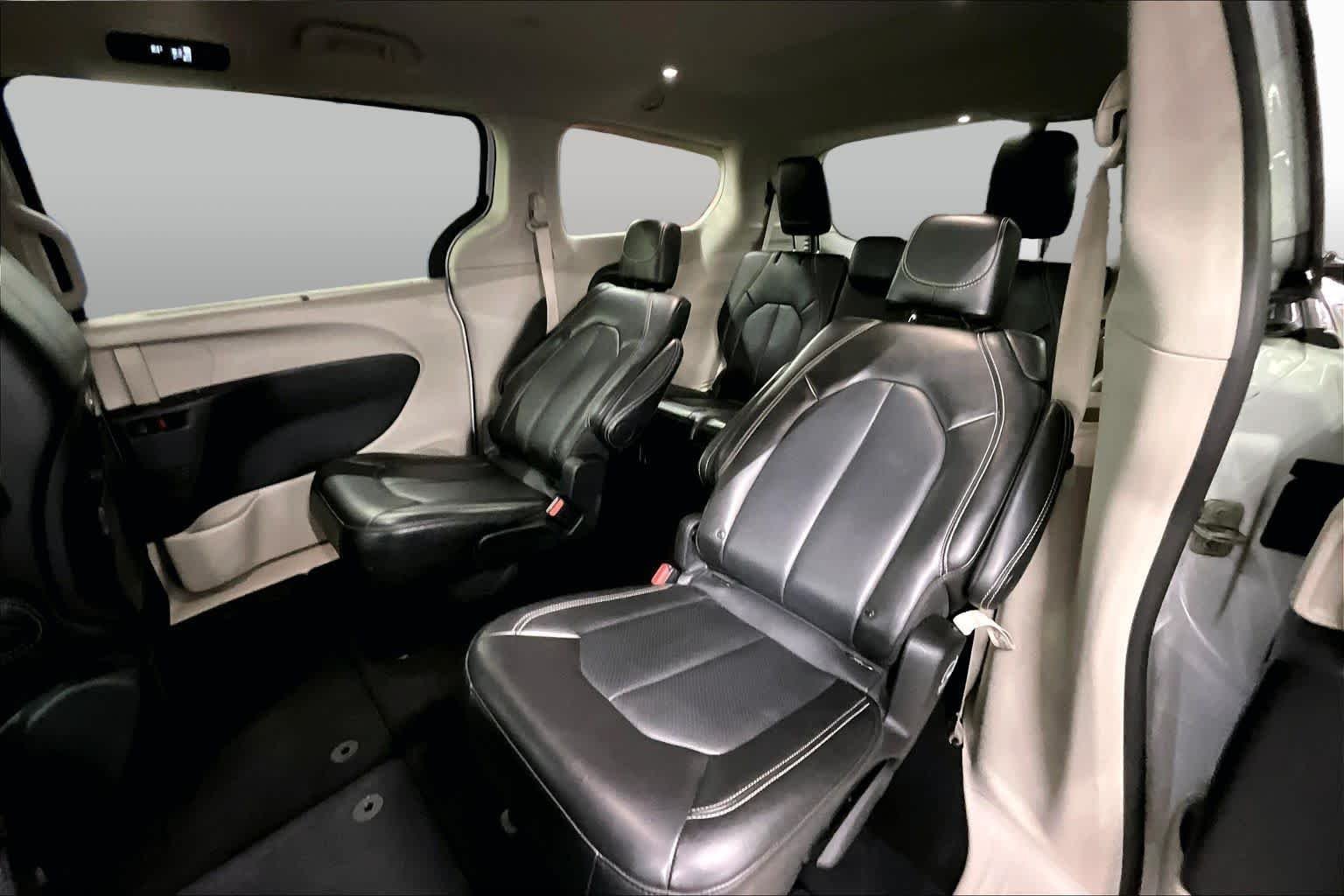 Used 2024 Bright White Clearcoat Chrysler Touring L image 20