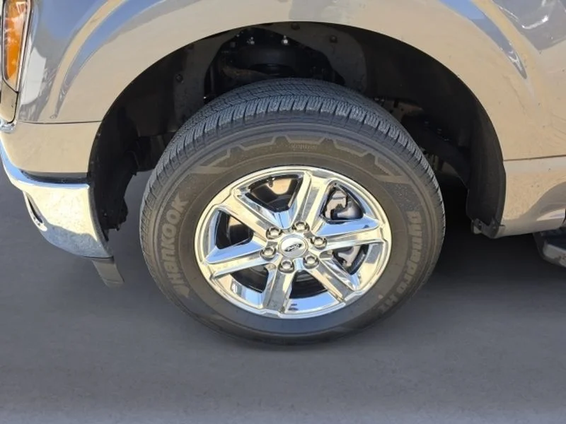 Certified Used 2025 Carbonized Gray Metallic Ford XLT image 24