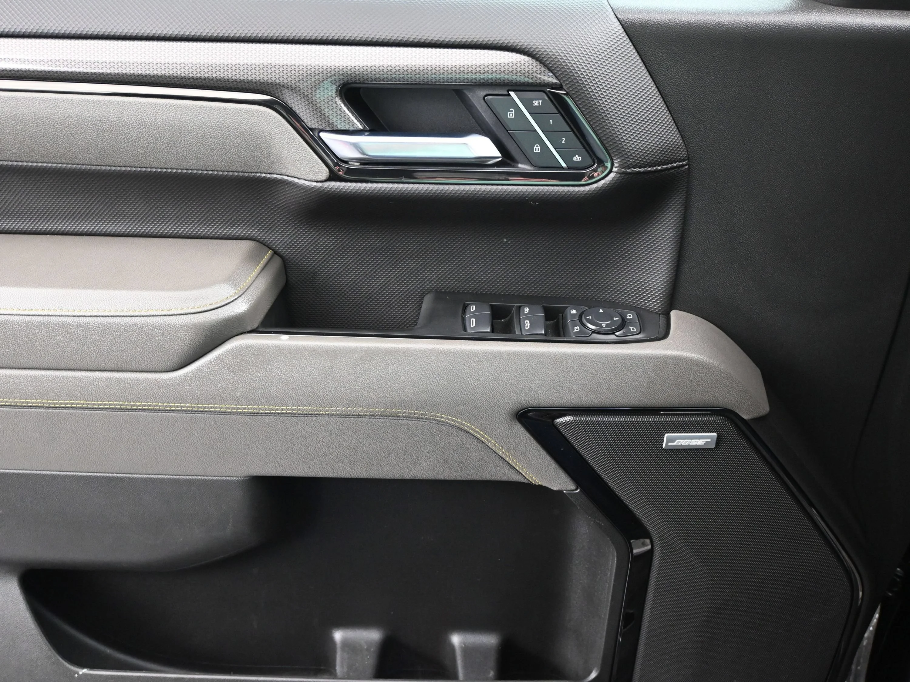 Used 2025 Black Chevrolet ZR2 image 18