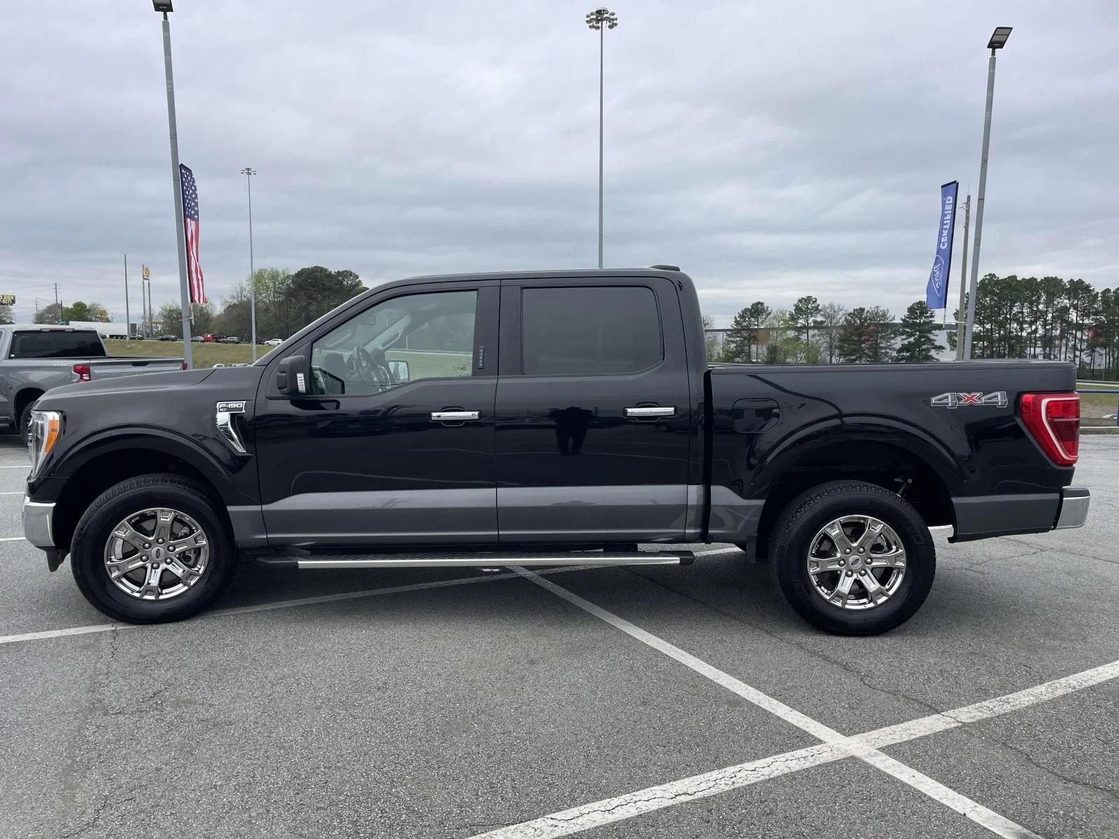 Used 2022 Black Ford XLT image 5
