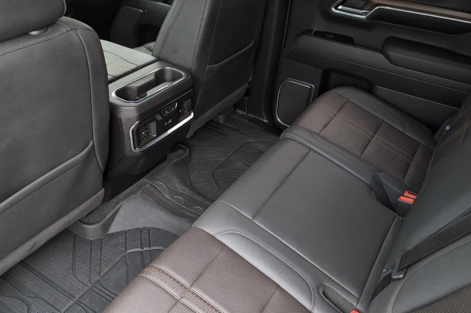 Used 2024 Sterling Gray Metallic Chevrolet High Country image 13