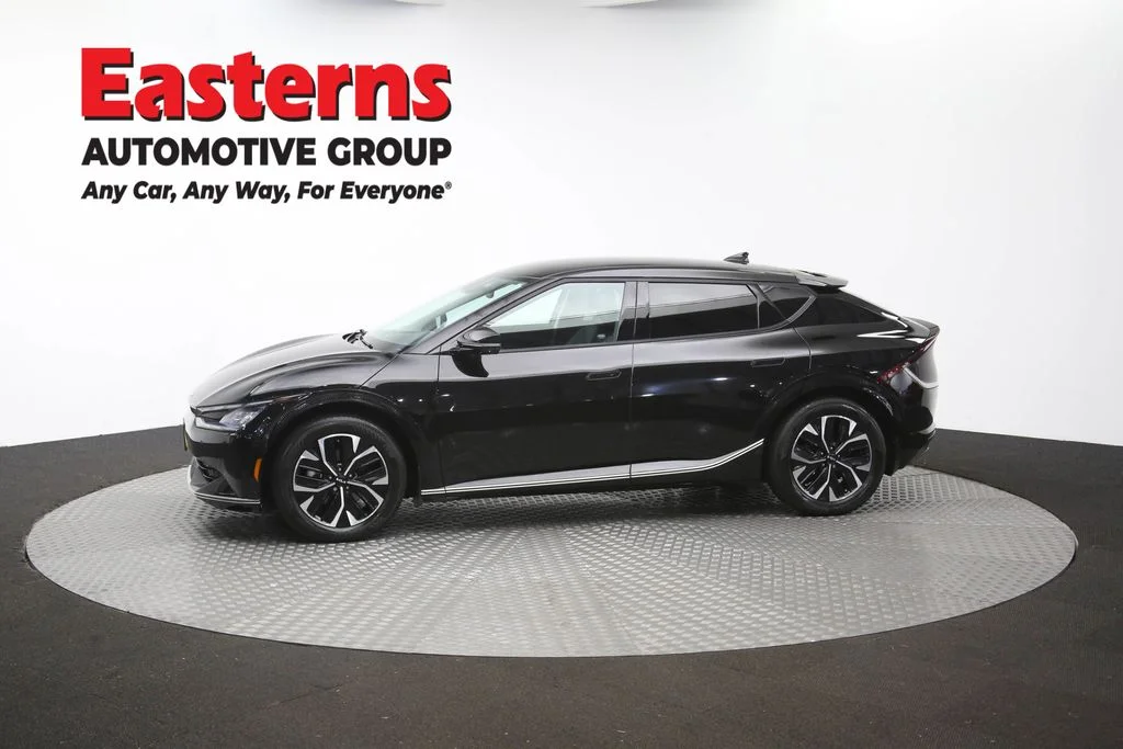 Used 2023 Black Kia Wind image 60