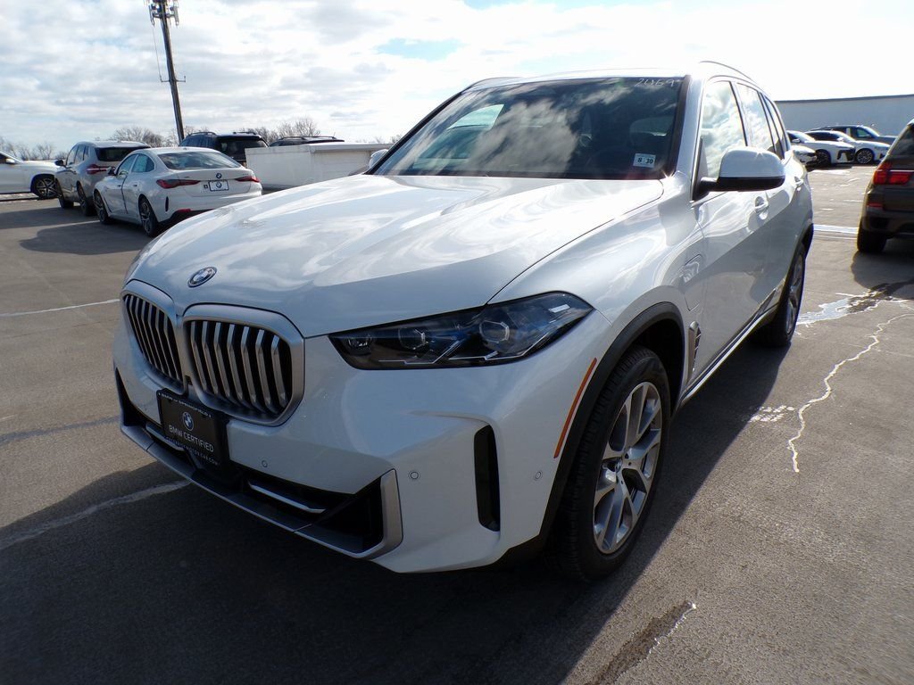 Certified Used 2026 Mineral White Metallic BMW xDrive50e image 3