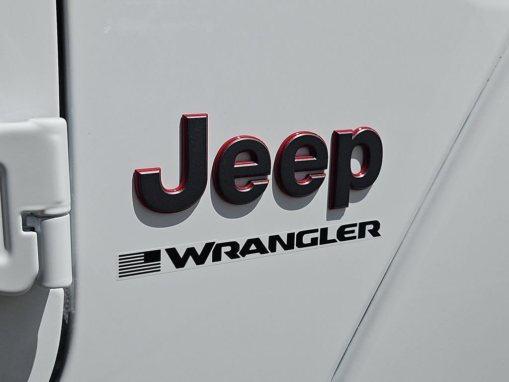 New 2026 Bright White Clear-Coat Exterior Paint Jeep Rubicon image 16