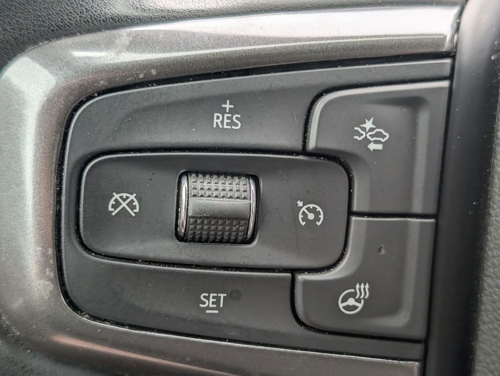 Used 2023 Red Chevrolet High Country image 21