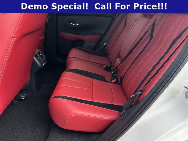 Used 2025 Platinum White Acura w/A-Spec Package image 13