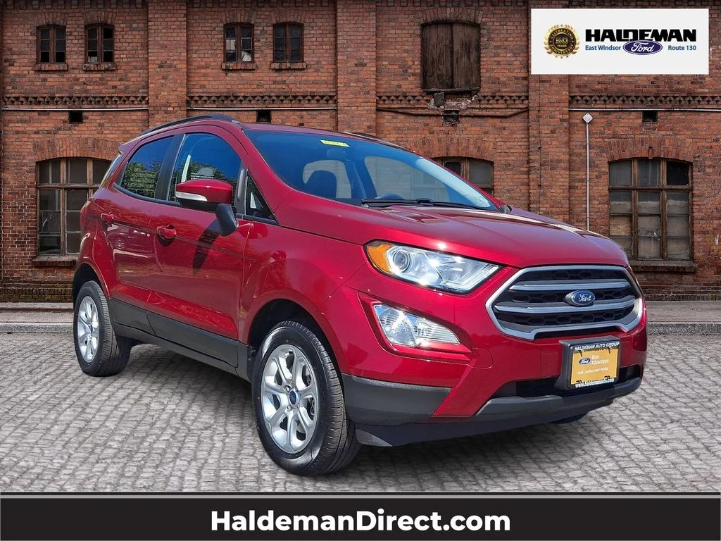 Used 2022 Red Ford SE image 1