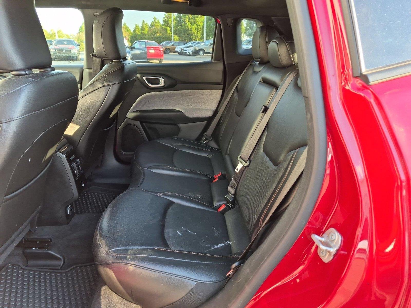 Used 2023 Redline Pearlcoat Jeep Latitude Lux image 31
