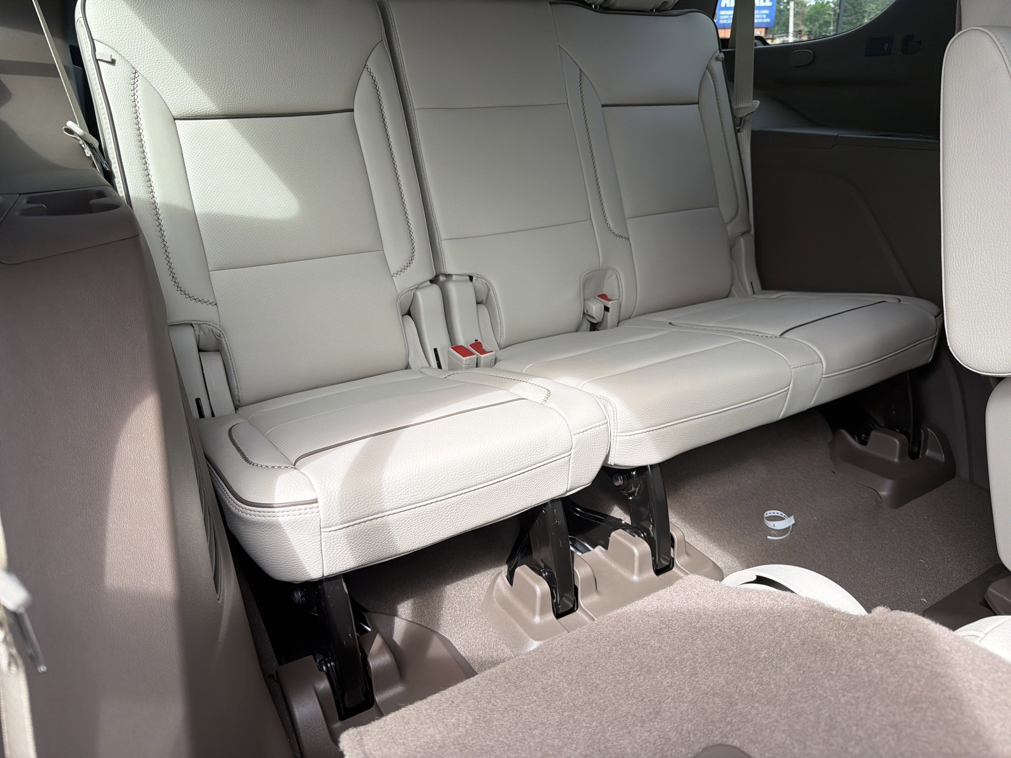 2026 GMC Yukon Denali - Photo 15