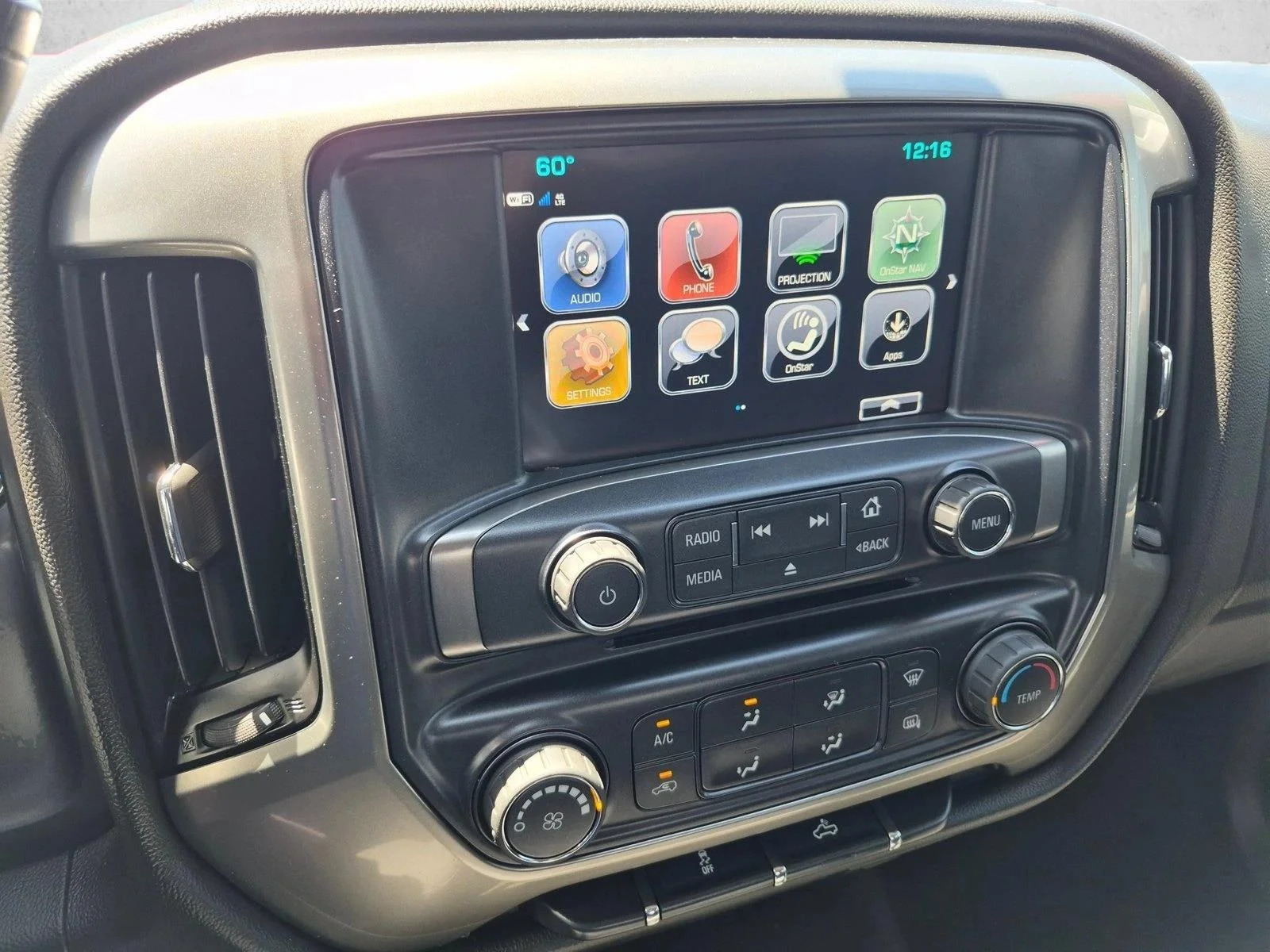 Used 2018 Graphite Metallic Chevrolet LT image 13