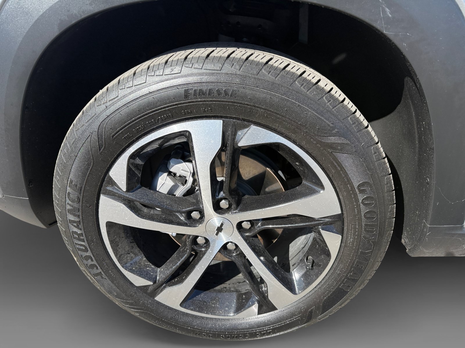 Used 2025 Sterling Gray Metallic Chevrolet 1RS image 9