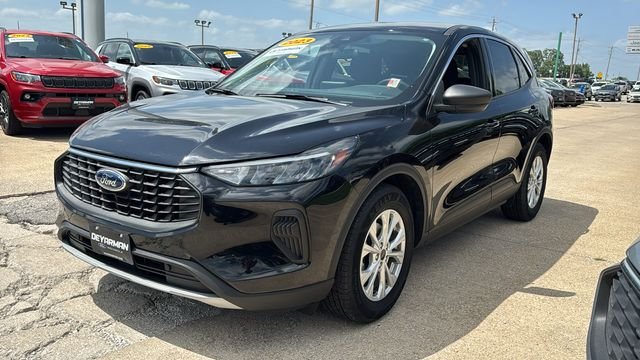 Used 2023 Black Ford Active image 5