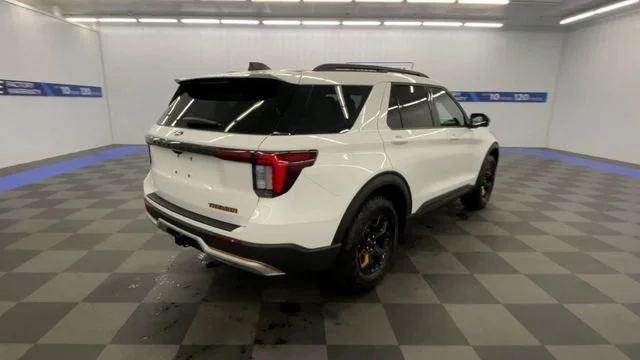 New 2027 Star White Metallic Tri-Coat Ford Tremor® image 8