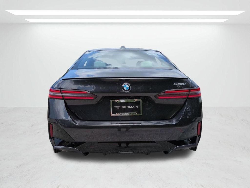 New 2027 Dark Graphite Metallic BMW 530i image 5