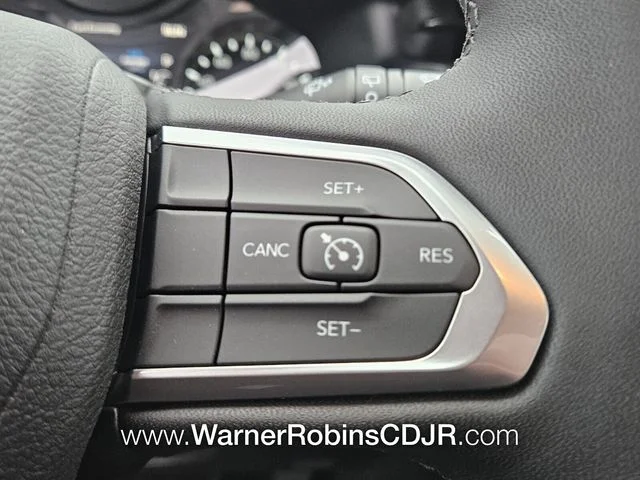 New 2026 Red Hot Pearl-Coat Exterior Paint Jeep Latitude image 25