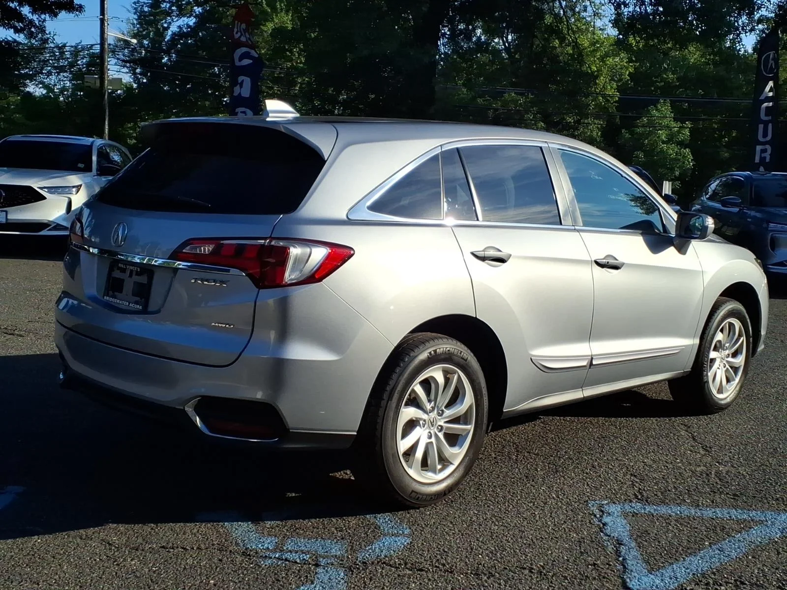 Used 2017 Lunar Silver Metallic Acura AWD with AcuraWatch Plus image 4