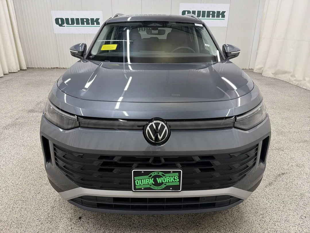 New 2026 Platinum Gray Metallic Volkswagen SE image 2
