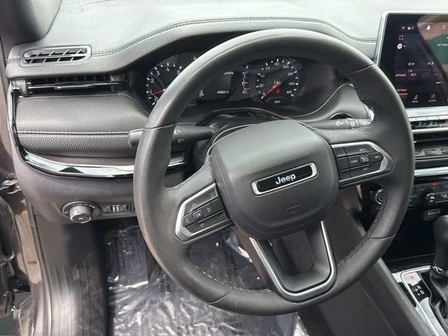 Used 2023 Gray Jeep Latitude image 14