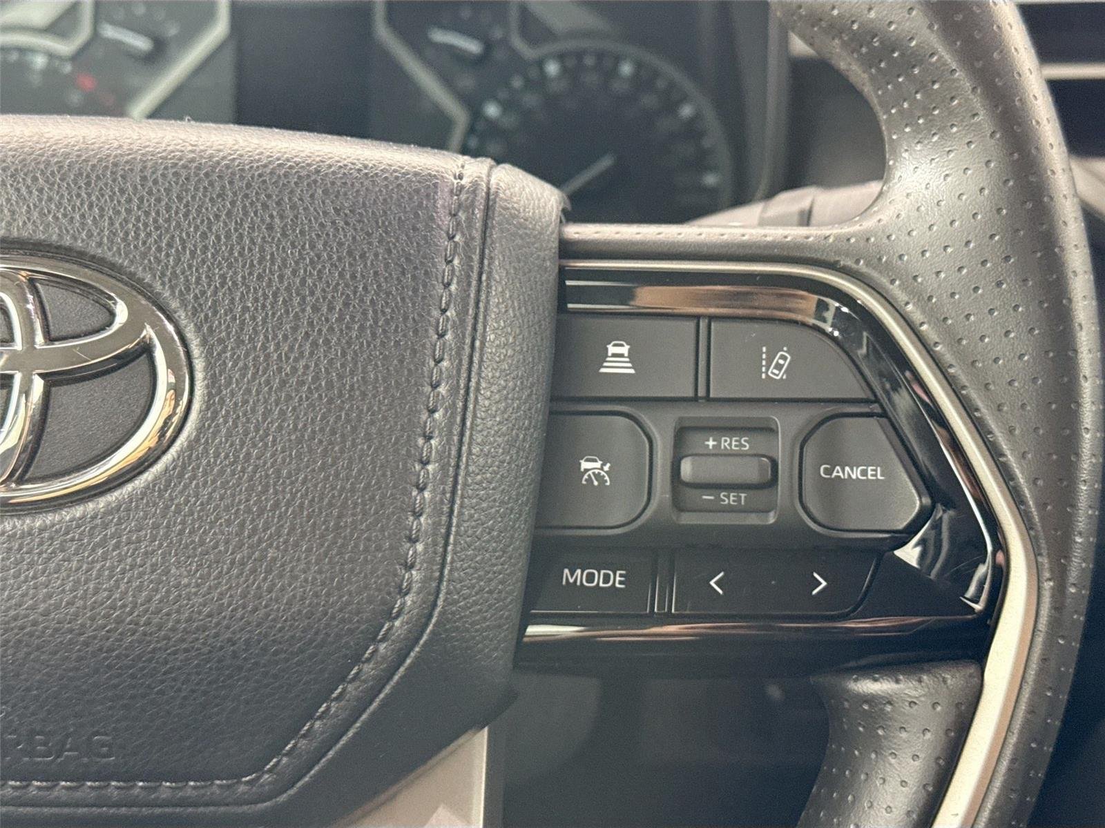 Used 2023 Ice Cap Toyota SR5 image 18