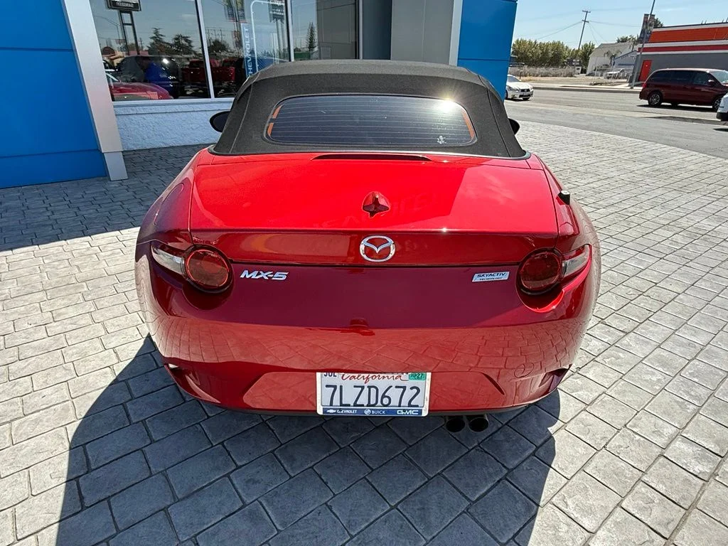 Used 2016 Red Mazda Grand Touring image 9