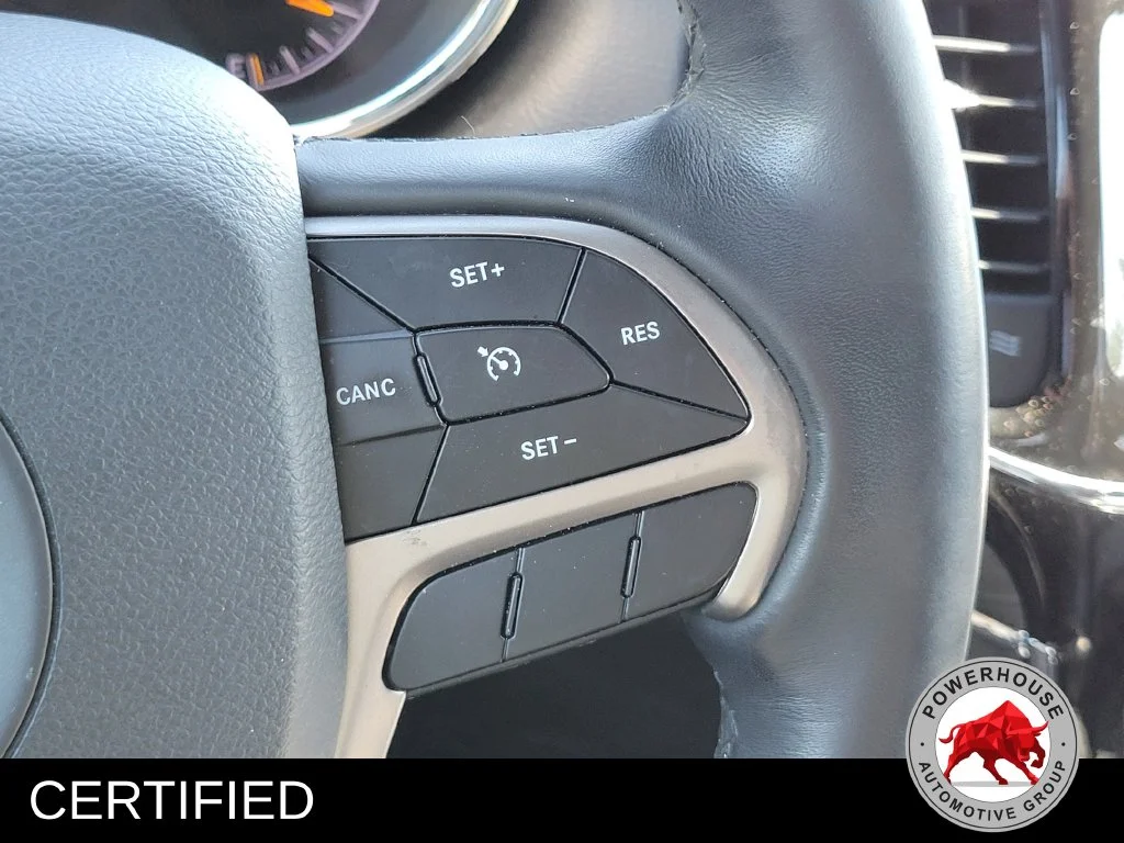 Used 2019 Silver Jeep Limited image 30