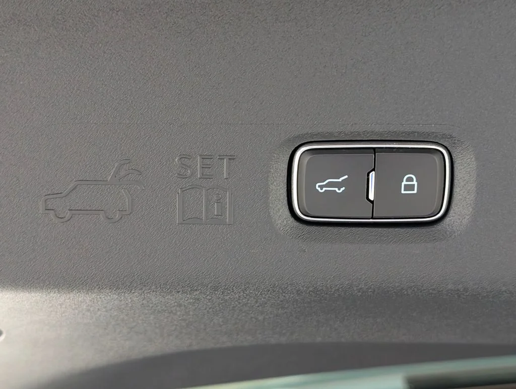 New 2027 Glacier Gray Metallic Tri-Coat Ford Active image 25