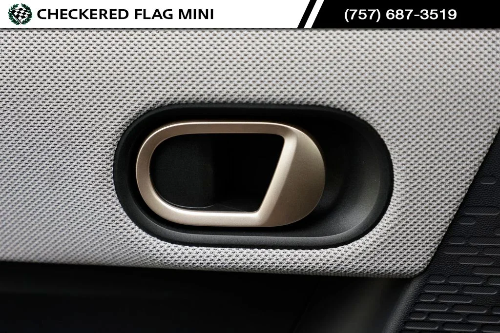 Used 2025 Midnight Black II MINI Signature image 15