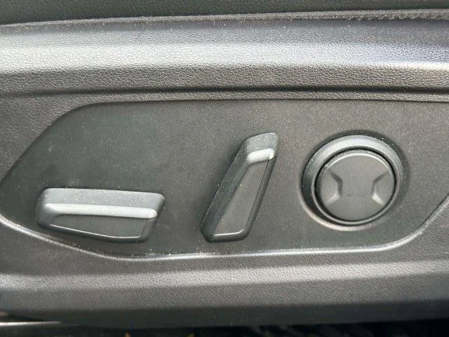 Used 2022 Phantom Black Hyundai SEL image 19