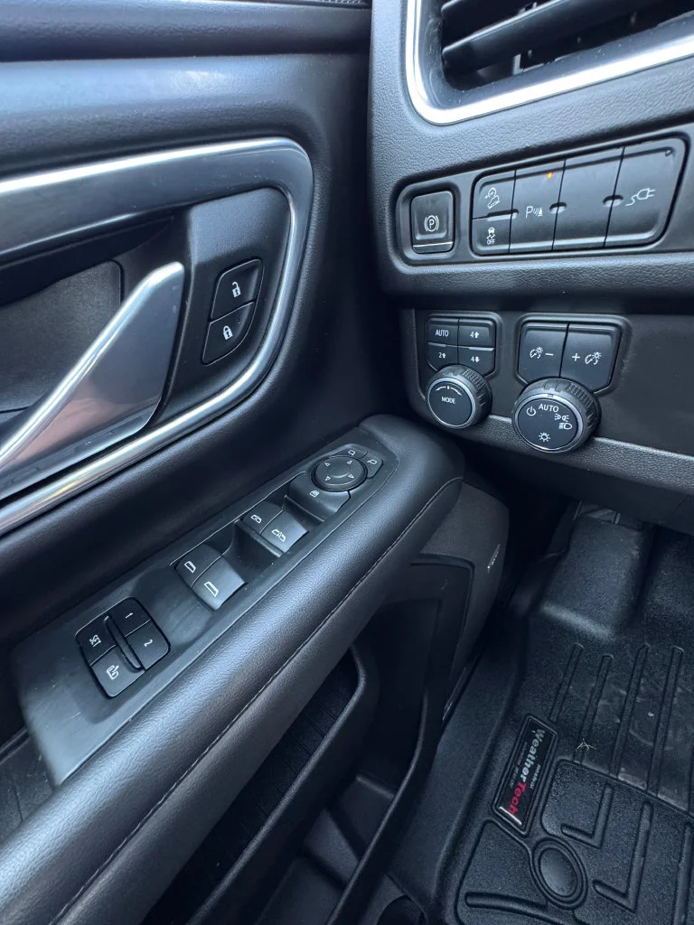 Used 2021 Summit White Chevrolet Z71 image 16