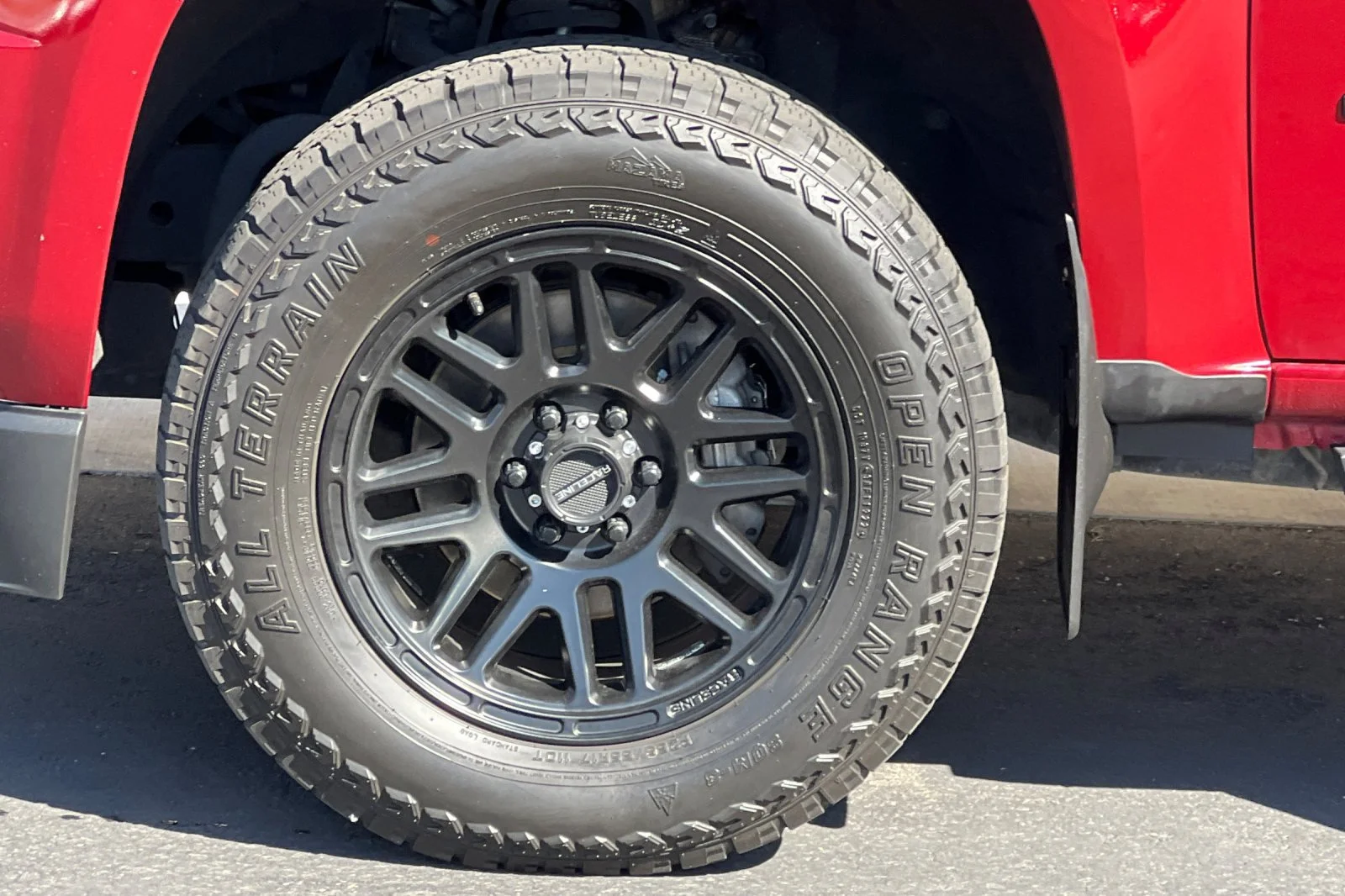 Used 2020 Cajun Red Tintcoat Chevrolet 4WD Z71 image 29
