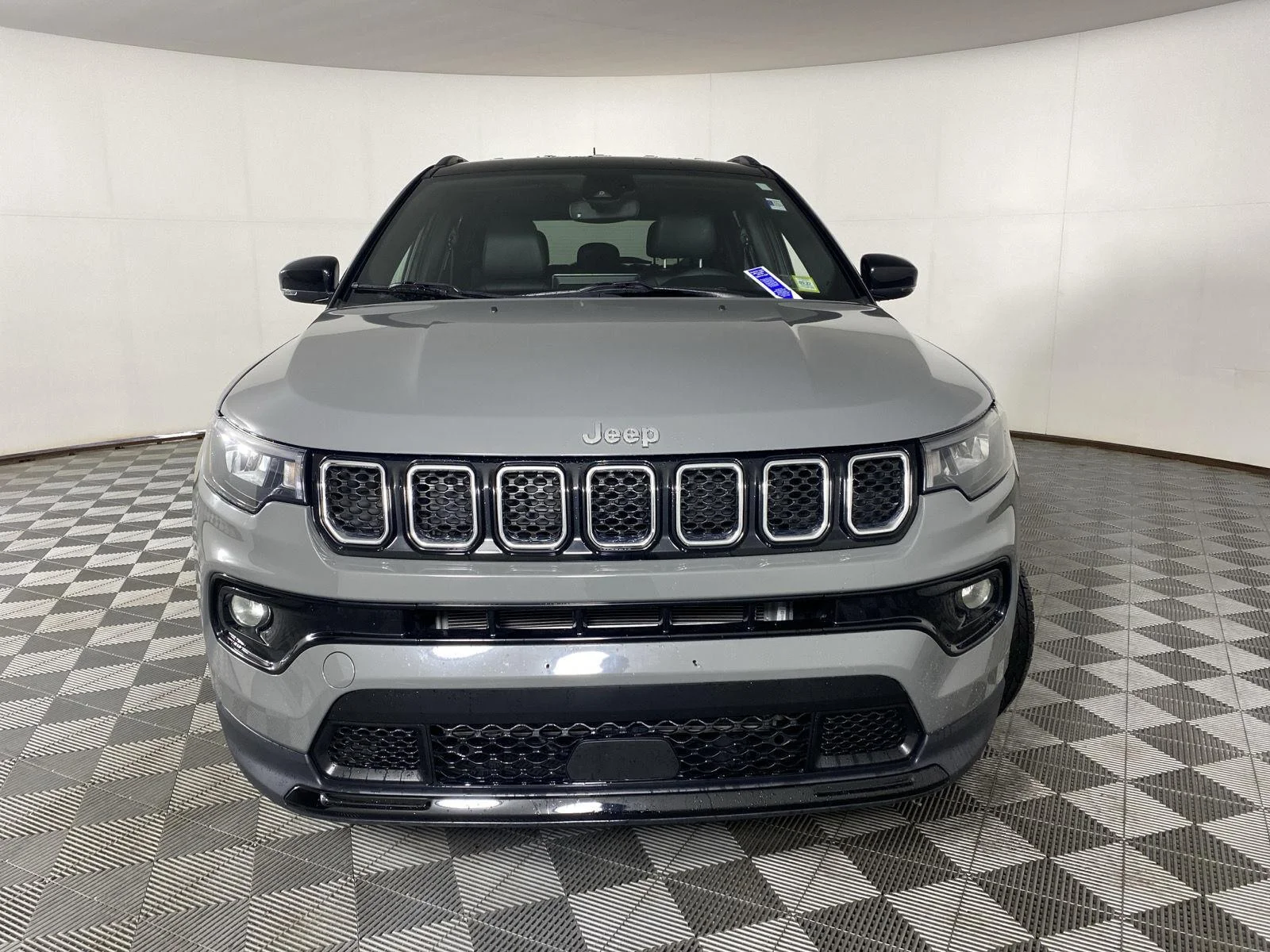 Used 2024 Sting-Gray Clearcoat Jeep Limited image 2